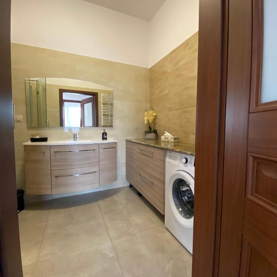 Apartamenty Teatralne Gorzow Wielkopolski Luaran gambar